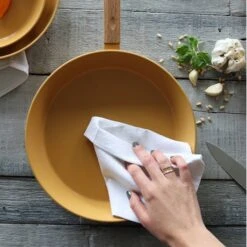 Poêle Ector Induction Aluminium Revêtu Manche En Bois 28 Cm Jaune 8 Poêle Ector Induction Aluminium Revêtu Manche En Bois 28 Cm Jaune -Maison Cuisine Rabais 108007 3 1 Poele Ector induction aluminium revetu manche en bois 28 cm jaune Ogo