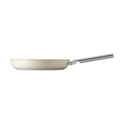 Smeg Poêle Aluminium Antiadhésive 30 Cm Crème Mat 6 Smeg Poêle Aluminium Antiadhésive 30 Cm Crème Mat -Maison Cuisine Rabais 131023 2 1 Poele aluminium antiadhesive 30 cm creme mat Smeg