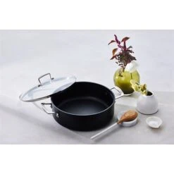 Le Creuset Sauteuse Rondeau Anti-adhérente Les Forgées 28 Cm Et Couvercle En Verre 7 Le Creuset Sauteuse Rondeau Anti-adhérente Les Forgées 28 Cm Et Couvercle En Verre -Maison Cuisine Rabais 133009 3 1 Sauteuse rondeau anti adherente Les Forgees 28 cm et couvercle en verre Le Creuset