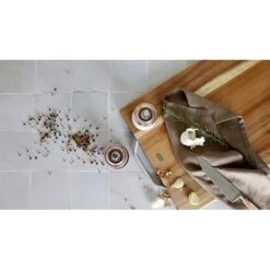 Moulin à Poivre En Bois Effet Cuir Noir -Maison Cuisine Rabais 200029 4 1 Moulin a poivre en bois effet cuir noir Ogo