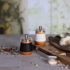 Moulin à Sel En Bois Effet Cuir Blanc -Maison Cuisine Rabais 200030 2 1 Moulin a sel en bois effet cuir blanc Ogo