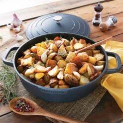 Cocotte Légère Basse Ronde En Fonte D'aluminium 28 Cm 4,1 L Coloris Noir -Maison Cuisine Rabais 203003 2 4 Cocotte legere basse ronde en fonte d aluminium 28 cm 4 1 L coloris noir Mathon