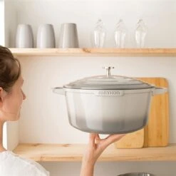 Cocotte Légère Ronde En Fonte D’aluminium 28 Cm 6,7 L Rouge -Maison Cuisine Rabais 203007 2 3 Cocotte legere ronde en fonte d aluminium 28 cm 6 7 L rouge Mathon