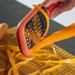 Eplucheur-râpe 8 Eplucheur-râpe -Maison Cuisine Rabais 401007 3 1 Eplucheur rape Trebonn