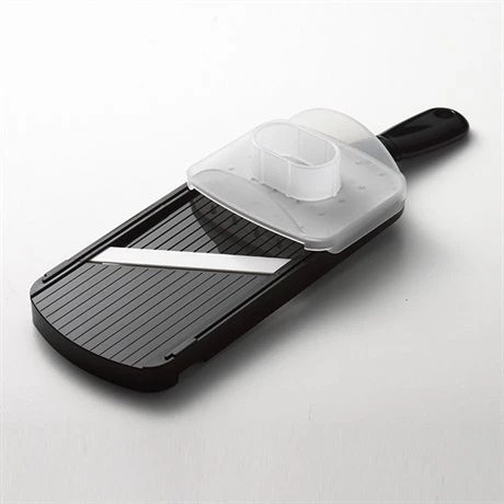 Kyocera Mandoline Réglable Avec Protège Doigts Noir 2 Kyocera Mandoline Réglable Avec Protège Doigts Noir – Image 2