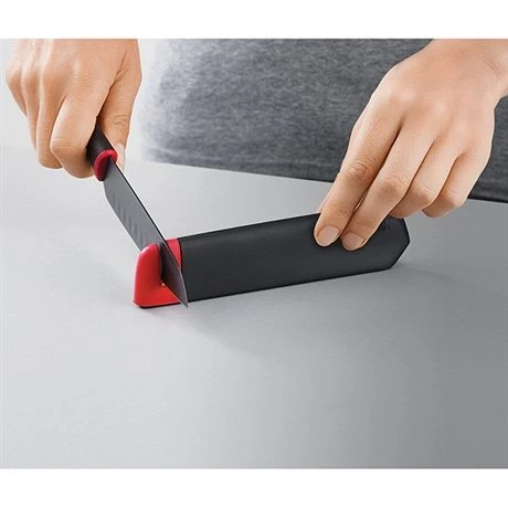 Joseph Joseph Set De 2 Couteaux Chef Et Office Et Fourreaux Aiguiseurs Céramique 2 Joseph Joseph Set De 2 Couteaux Chef Et Office Et Fourreaux Aiguiseurs Céramique – Image 2