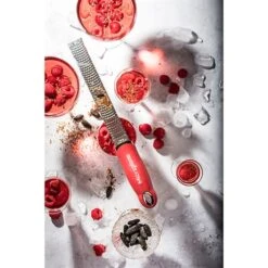 Microplane Zesteur Premium Classic Râpe Rouge Grenade 5 Microplane Zesteur Premium Classic Râpe Rouge Grenade -Maison Cuisine Rabais 478032 2 1 Zesteur Premium Classic rape rouge grenade Microplane