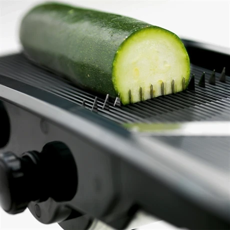 Lot Mandoline V 5 Lames Et Gant Contre Les Coupures 3 Lot Mandoline V 5 Lames Et Gant Contre Les Coupures – Image 3