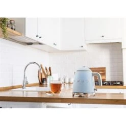 Smeg Mini Bouilloire 0,8 L 1400 W KLF05PBEU Bleu Azur 9 Smeg Mini Bouilloire 0,8 L 1400 W KLF05PBEU Bleu Azur -Maison Cuisine Rabais 702031 4 4 Mini bouilloire 0 8 L 1400 W KLF05PBEU bleu azur Smeg